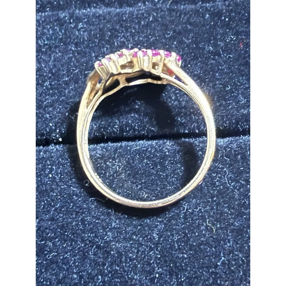 10kt Yellow Gold Ruby Double Heart Ring CTS Size 7 One Stone Missing Fix Scrap